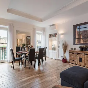 The Best Rent - Elegant Three-bedroom A Few Steps From Fontana Di Trevi Apartment