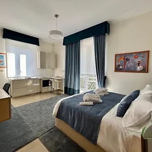 https://kings-suite-quiet-and-refined-in-the-heart-of-milan.italymilanhotels.net